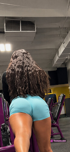 Beautiful PF brunette putting in that work - Photo 11