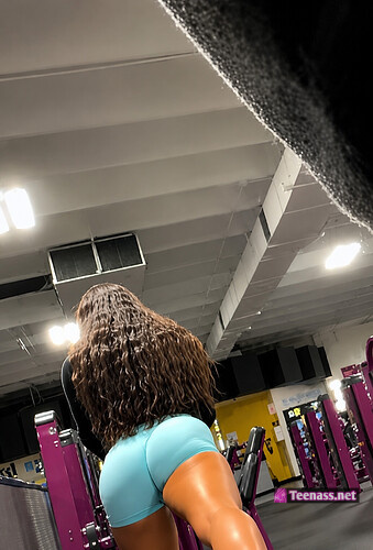 Beautiful PF brunette putting in that work - Photo 12
