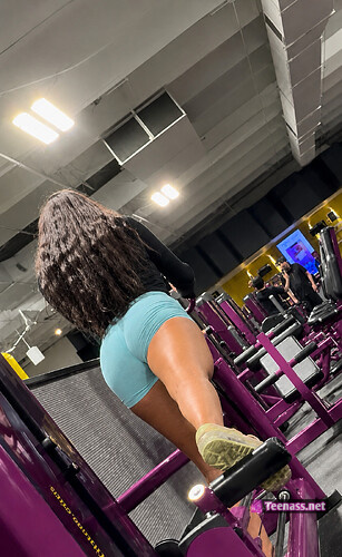 Beautiful PF brunette putting in that work - Photo 10